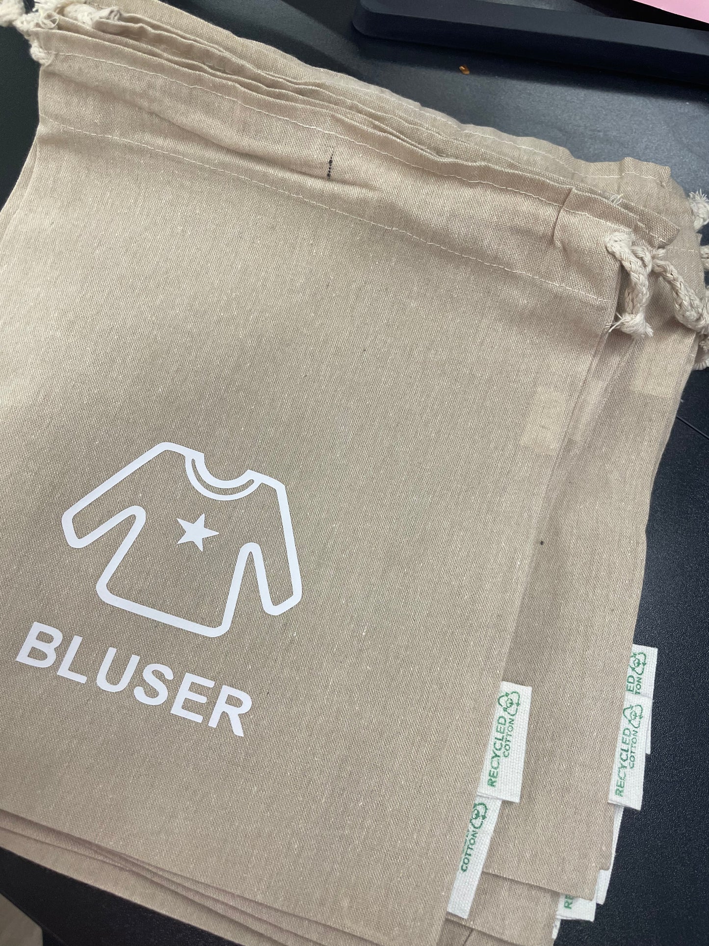 Bluser